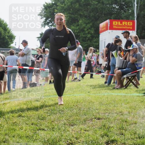 15.06.2025 - 27. Vierlanden-Triathlon KatJ http://msf.ph/oto/8020200 15.06.2025 10:19:55 Schwimmen 500, 503, 539, 569, 578 meine-sportfotos.de