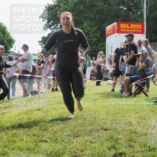 15.06.2025 - 27. Vierlanden-Triathlon KatJ http://msf.ph/oto/8020218 15.06.2025 10:19:55 Schwimmen 500, 503, 539, 569, 578 meine-sportfotos.de