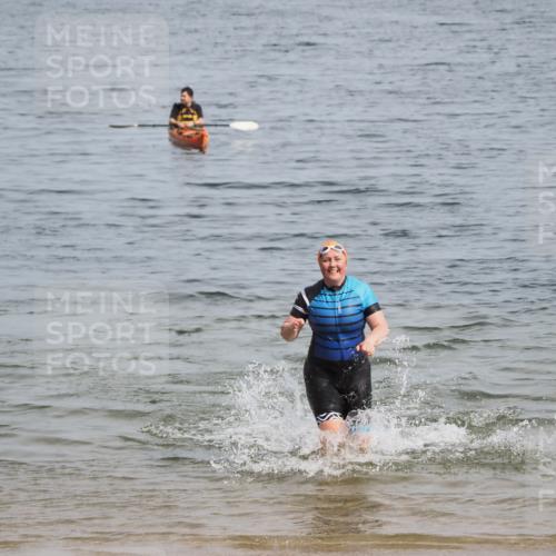21.06.2025 - 27. Vierlanden-Triathlon MichiJ http://msf.ph/oto/8020230 15.06.2026 10:21:54 Schwimmen 538 meine-sportfotos.de