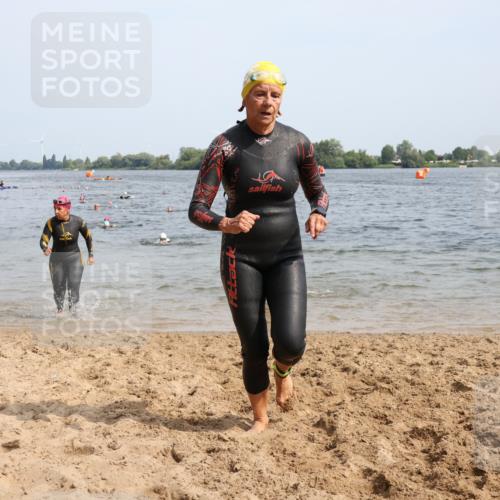 15.06.2025 - 27. Vierlanden-Triathlon Lena Gebhardt http://msf.ph/oto/8020243 15.06.2025 10:17:40 Schwimmen 485, 488, 492, 493, 519, 522, 532, 537, 552, 557, 562, 563, 572, 588, 626 meine-sportfotos.de