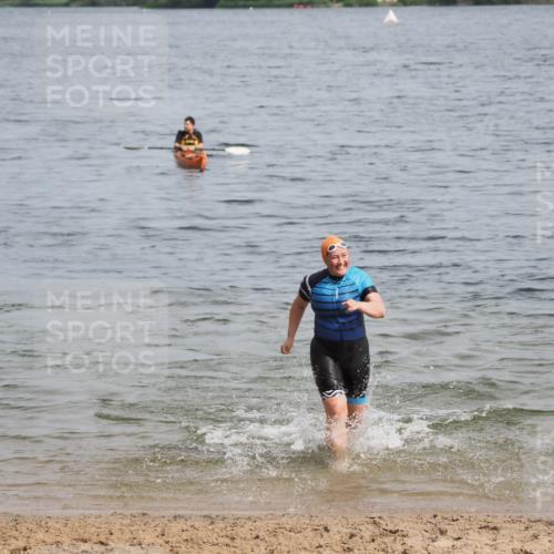 21.06.2025 - 27. Vierlanden-Triathlon MichiJ http://msf.ph/oto/8020250 15.06.2026 10:21:55 Schwimmen 538 meine-sportfotos.de
