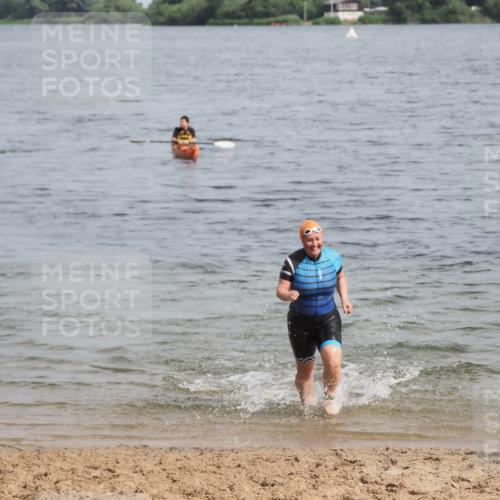 21.06.2025 - 27. Vierlanden-Triathlon MichiJ http://msf.ph/oto/8020270 15.06.2026 10:21:55 Schwimmen 538 meine-sportfotos.de