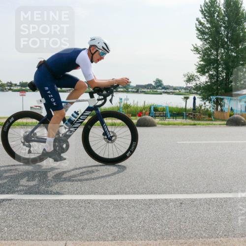 15.06.2025 - 27. Vierlanden-Triathlon H.Heesch http://msf.ph/oto/8020271 15.06.2025 09:44:51 Radfahren 8, 16, 171 meine-sportfotos.de