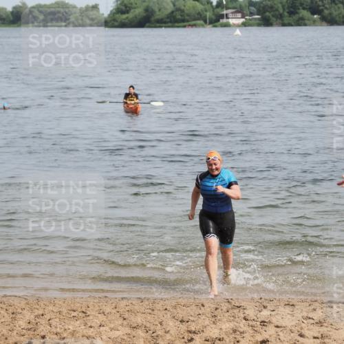 21.06.2025 - 27. Vierlanden-Triathlon MichiJ http://msf.ph/oto/8020277 15.06.2026 10:21:56 Schwimmen 538 meine-sportfotos.de