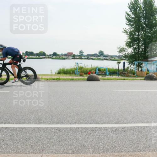 15.06.2025 - 27. Vierlanden-Triathlon H.Heesch http://msf.ph/oto/8020294 15.06.2025 09:45:04 Radfahren 20, 37 meine-sportfotos.de