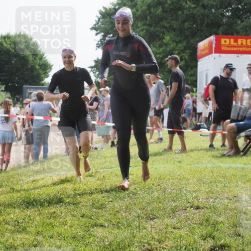 15.06.2025 - 27. Vierlanden-Triathlon KatJ http://msf.ph/oto/8020302 15.06.2025 10:19:57 Schwimmen 500, 503, 539, 553, 569, 578 meine-sportfotos.de