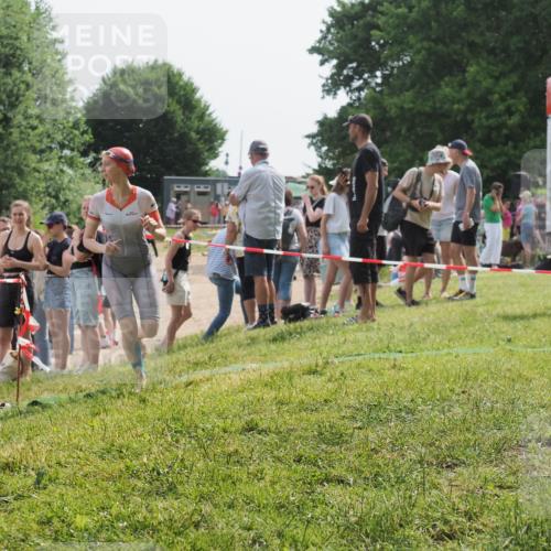 15.06.2025 - 27. Vierlanden-Triathlon KatJ http://msf.ph/oto/8020324 15.06.2025 10:20:02 Schwimmen 500, 553, 569, 578 meine-sportfotos.de