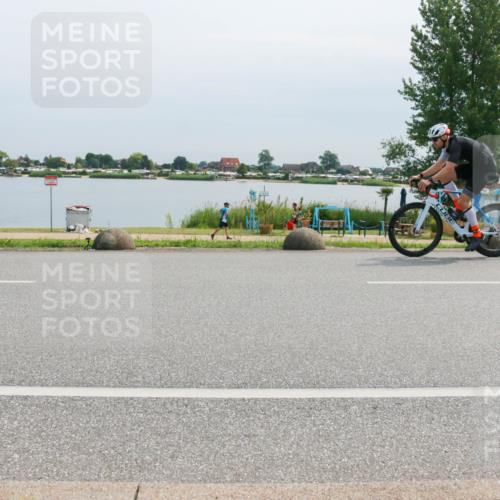 15.06.2025 - 27. Vierlanden-Triathlon H.Heesch http://msf.ph/oto/8020329 15.06.2025 11:16:24 Radfahren 603, 717, 794 meine-sportfotos.de
