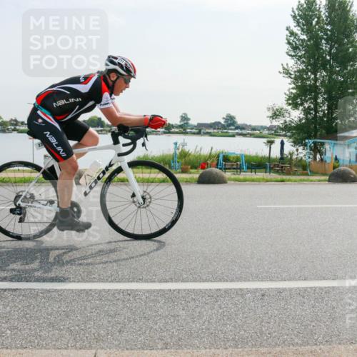 15.06.2025 - 27. Vierlanden-Triathlon H.Heesch http://msf.ph/oto/8020336 15.06.2025 09:45:39 Radfahren 231 meine-sportfotos.de