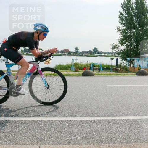 15.06.2025 - 27. Vierlanden-Triathlon H.Heesch http://msf.ph/oto/8020343 15.06.2025 09:45:44 Radfahren 214 meine-sportfotos.de
