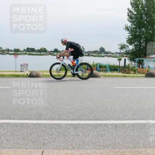 15.06.2025 - 27. Vierlanden-Triathlon H.Heesch http://msf.ph/oto/8020363 15.06.2025 11:16:25 Radfahren 603, 717, 794 meine-sportfotos.de
