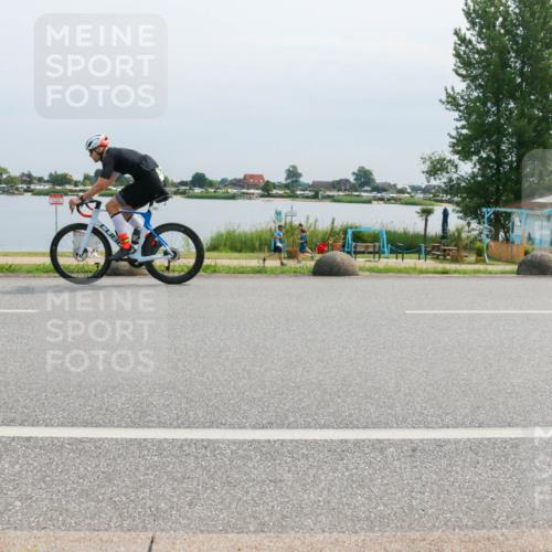 15.06.2025 - 27. Vierlanden-Triathlon H.Heesch http://msf.ph/oto/8020377 15.06.2025 11:16:25 Radfahren 603, 717, 794 meine-sportfotos.de