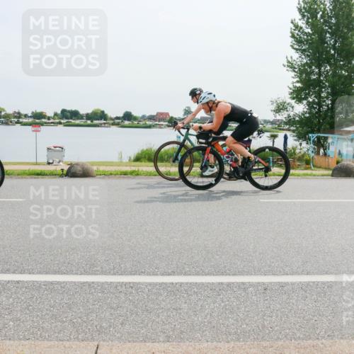 15.06.2025 - 27. Vierlanden-Triathlon H.Heesch http://msf.ph/oto/8020392 15.06.2025 10:26:07 Radfahren 129, 182, 212, 246, 489, 501, 566, 577, 595, 633 meine-sportfotos.de