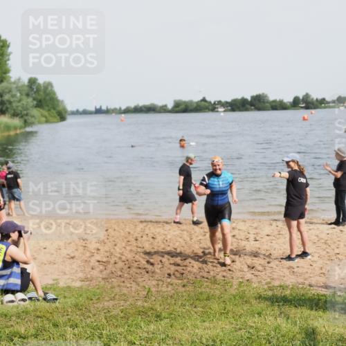 21.06.2025 - 27. Vierlanden-Triathlon MichiJ http://msf.ph/oto/8020401 15.06.2026 10:21:59 Schwimmen 538 meine-sportfotos.de