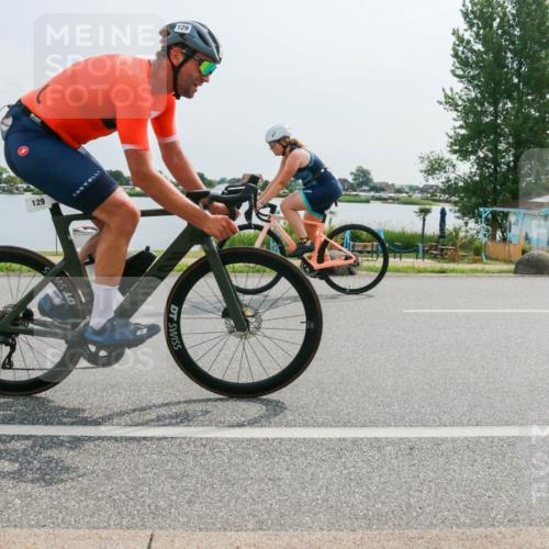 15.06.2025 - 27. Vierlanden-Triathlon H.Heesch http://msf.ph/oto/8020406 15.06.2025 10:26:08 Radfahren 129, 182, 212, 246, 489, 501, 566, 577, 595, 633 meine-sportfotos.de