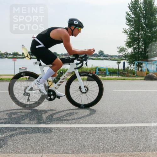 15.06.2025 - 27. Vierlanden-Triathlon H.Heesch http://msf.ph/oto/8020417 15.06.2025 09:46:22 Radfahren 14, 51, 69, 181, 226 meine-sportfotos.de