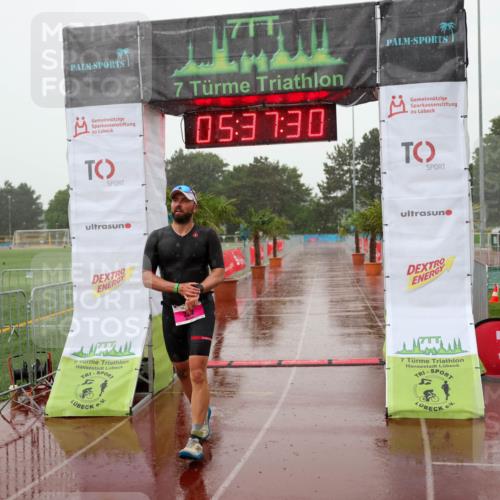 15.06.2025 - 7 Türme Triathlon Michael Strokosch http://msf.ph/oto/8020421 15.06.2025 15:37:29 Ziel 262 meine-sportfotos.de