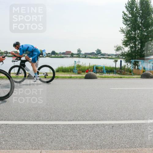 15.06.2025 - 27. Vierlanden-Triathlon H.Heesch http://msf.ph/oto/8020422 15.06.2025 09:46:23 Radfahren 14, 69, 181, 226 meine-sportfotos.de