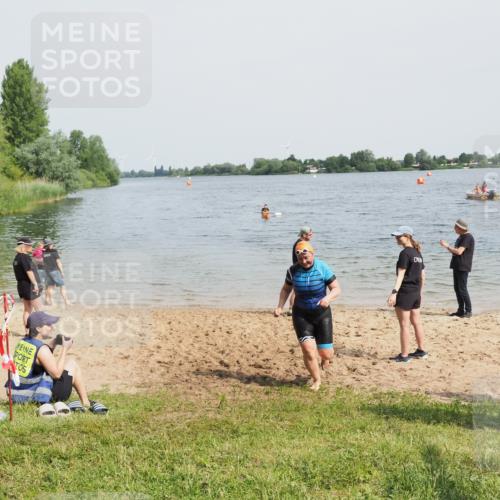 21.06.2025 - 27. Vierlanden-Triathlon MichiJ http://msf.ph/oto/8020428 15.06.2026 10:22:00 Schwimmen 538 meine-sportfotos.de