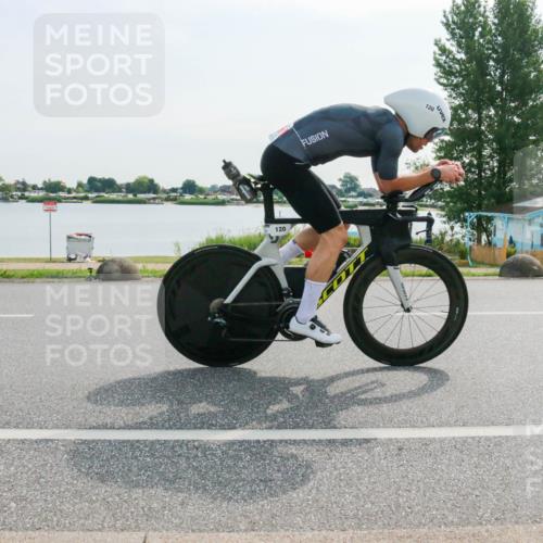 15.06.2025 - 27. Vierlanden-Triathlon H.Heesch http://msf.ph/oto/8020432 15.06.2025 09:46:32 Radfahren 120 meine-sportfotos.de