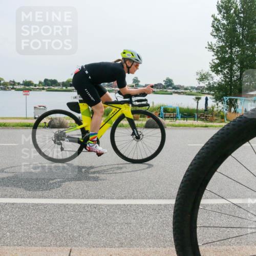 15.06.2025 - 27. Vierlanden-Triathlon H.Heesch http://msf.ph/oto/8020436 15.06.2025 10:26:30 Radfahren 222 meine-sportfotos.de