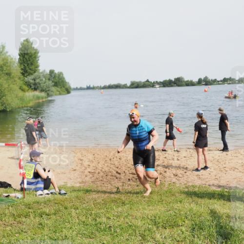 21.06.2025 - 27. Vierlanden-Triathlon MichiJ http://msf.ph/oto/8020442 15.06.2026 10:22:00 Schwimmen 538 meine-sportfotos.de