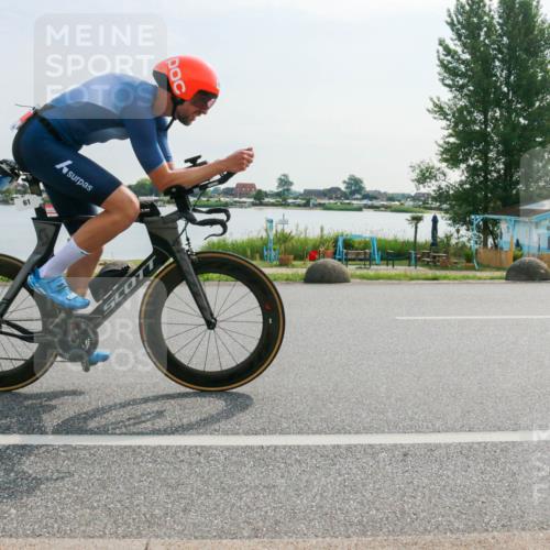 15.06.2025 - 27. Vierlanden-Triathlon H.Heesch http://msf.ph/oto/8020482 15.06.2025 09:47:03 Radfahren 61, 212, 242 meine-sportfotos.de