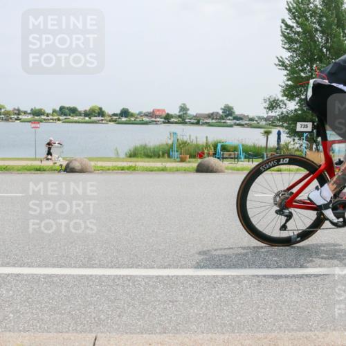 21.06.2025 - 27. Vierlanden-Triathlon H.Heesch http://msf.ph/oto/8020484 15.06.2025 12:04:07 Radfahren 653, 695, 735, 736, 775, 858, 956 meine-sportfotos.de