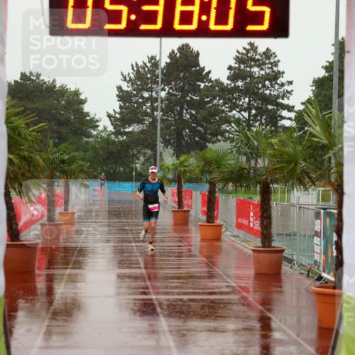 15.06.2025 - 7 Türme Triathlon Michael Strokosch http://msf.ph/oto/8020491 15.06.2025 15:38:04 Ziel  meine-sportfotos.de