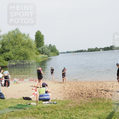 21.06.2025 - 27. Vierlanden-Triathlon MichiJ http://msf.ph/oto/8020521 15.06.2026 10:23:11 Schwimmen 531 meine-sportfotos.de