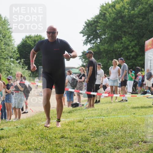 15.06.2025 - 27. Vierlanden-Triathlon KatJ http://msf.ph/oto/8020525 15.06.2025 10:20:17 Schwimmen 616 meine-sportfotos.de