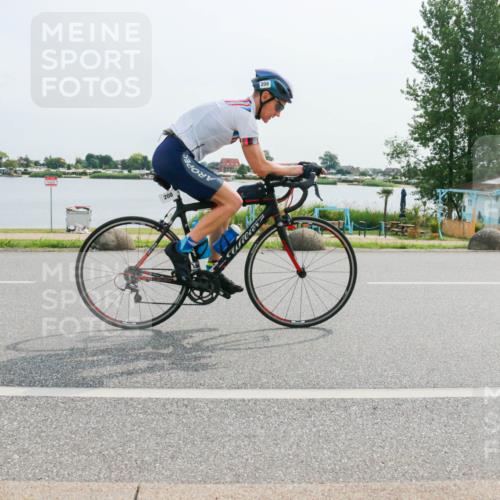 15.06.2025 - 27. Vierlanden-Triathlon H.Heesch http://msf.ph/oto/8020559 15.06.2025 10:26:36 Radfahren 19, 208, 220, 380 meine-sportfotos.de