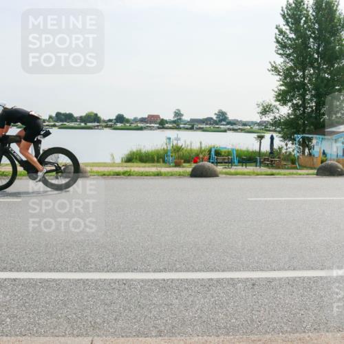 15.06.2025 - 27. Vierlanden-Triathlon H.Heesch http://msf.ph/oto/8020563 15.06.2025 09:47:49 Radfahren 50, 217, 227, 234, 238 meine-sportfotos.de