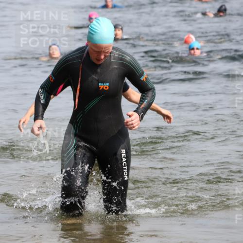 15.06.2025 - 27. Vierlanden-Triathlon Lena Gebhardt http://msf.ph/oto/8020581 15.06.2025 10:17:58 Schwimmen 515, 522, 550, 563, 571, 629 meine-sportfotos.de