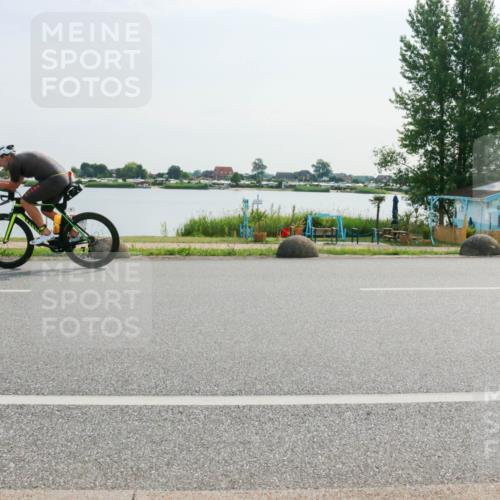 15.06.2025 - 27. Vierlanden-Triathlon H.Heesch http://msf.ph/oto/8020595 15.06.2025 09:48:11 Radfahren 6, 60, 246 meine-sportfotos.de