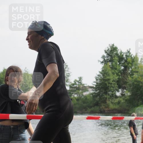 15.06.2025 - 27. Vierlanden-Triathlon KatJ http://msf.ph/oto/8020596 15.06.2025 10:20:40 Schwimmen 619 meine-sportfotos.de