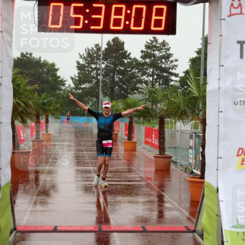 15.06.2025 - 7 Türme Triathlon Michael Strokosch http://msf.ph/oto/8020598 15.06.2025 15:38:08 Ziel 218 meine-sportfotos.de