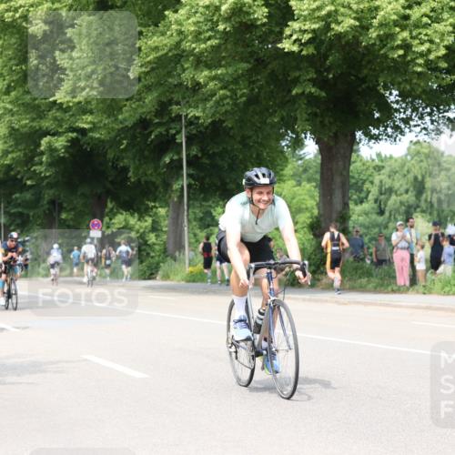 15.06.2025 - 7 Türme Triathlon Yannick Fuchs http://msf.ph/oto/8020603 15.06.2025 13:33:01 Radfahren 252, 361, 598, 717, 739, 927, 1187 meine-sportfotos.de