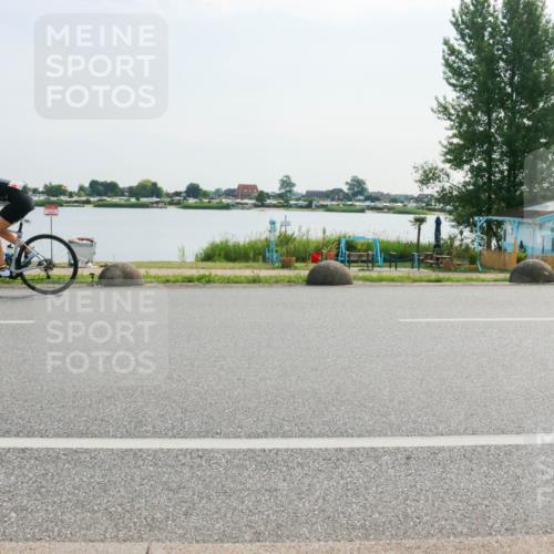 15.06.2025 - 27. Vierlanden-Triathlon H.Heesch http://msf.ph/oto/8020653 15.06.2025 09:48:21 Radfahren 206 meine-sportfotos.de