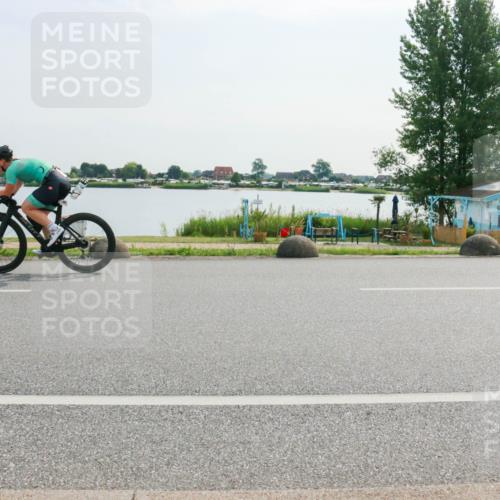 15.06.2025 - 27. Vierlanden-Triathlon H.Heesch http://msf.ph/oto/8020662 15.06.2025 09:48:41 Radfahren 49, 159, 247 meine-sportfotos.de