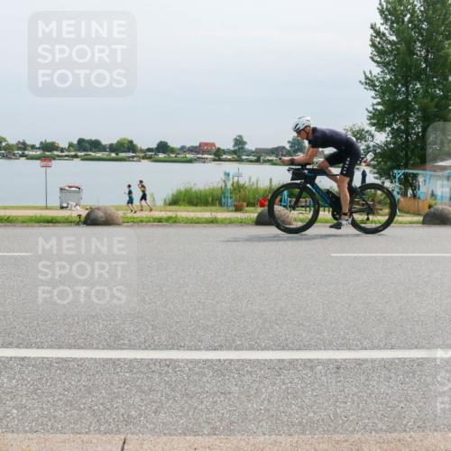 15.06.2025 - 27. Vierlanden-Triathlon H.Heesch http://msf.ph/oto/8020676 15.06.2025 11:16:27 Radfahren 45, 603, 717, 794, 805 meine-sportfotos.de