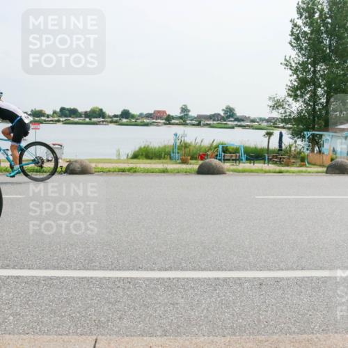 15.06.2025 - 27. Vierlanden-Triathlon H.Heesch http://msf.ph/oto/8020703 15.06.2025 10:26:40 Radfahren 19, 220, 380, 526, 571 meine-sportfotos.de