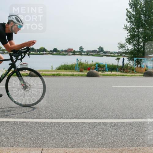 15.06.2025 - 27. Vierlanden-Triathlon H.Heesch http://msf.ph/oto/8020715 15.06.2025 10:26:46 Radfahren 12, 162, 194, 445, 526, 571 meine-sportfotos.de