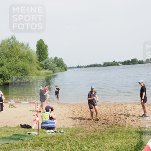 21.06.2025 - 27. Vierlanden-Triathlon MichiJ http://msf.ph/oto/8020728 15.06.2026 10:23:15 Schwimmen 531 meine-sportfotos.de