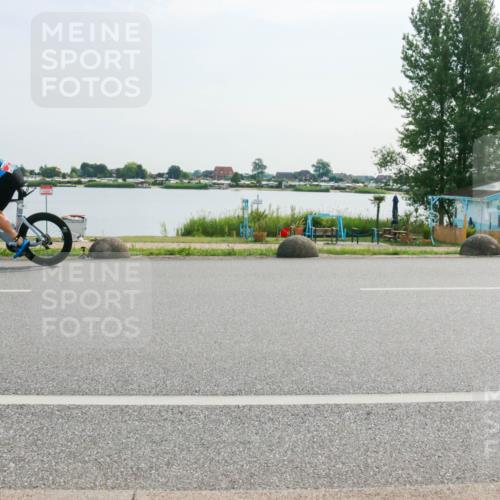 15.06.2025 - 27. Vierlanden-Triathlon H.Heesch http://msf.ph/oto/8020751 15.06.2025 09:49:26 Radfahren 27, 54 meine-sportfotos.de