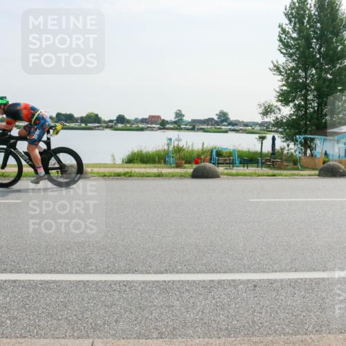 15.06.2025 - 27. Vierlanden-Triathlon H.Heesch http://msf.ph/oto/8020757 15.06.2025 09:49:28 Radfahren 27, 39, 54 meine-sportfotos.de