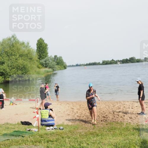 21.06.2025 - 27. Vierlanden-Triathlon MichiJ http://msf.ph/oto/8020761 15.06.2026 10:23:16 Schwimmen 531 meine-sportfotos.de