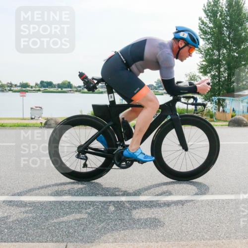 15.06.2025 - 27. Vierlanden-Triathlon H.Heesch http://msf.ph/oto/8020788 15.06.2025 09:49:50 Radfahren 2 meine-sportfotos.de