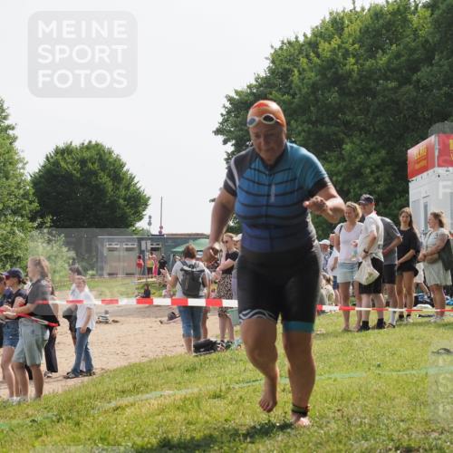 15.06.2025 - 27. Vierlanden-Triathlon KatJ http://msf.ph/oto/8020793 15.06.2025 10:22:04 Schwimmen 538 meine-sportfotos.de