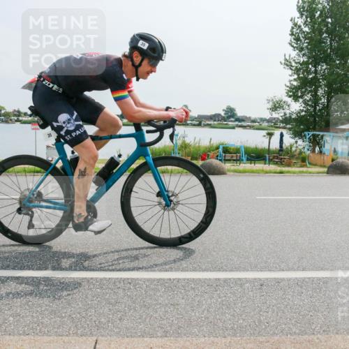 15.06.2025 - 27. Vierlanden-Triathlon H.Heesch http://msf.ph/oto/8020795 15.06.2025 10:27:04 Radfahren 35, 288, 557, 574, 588 meine-sportfotos.de